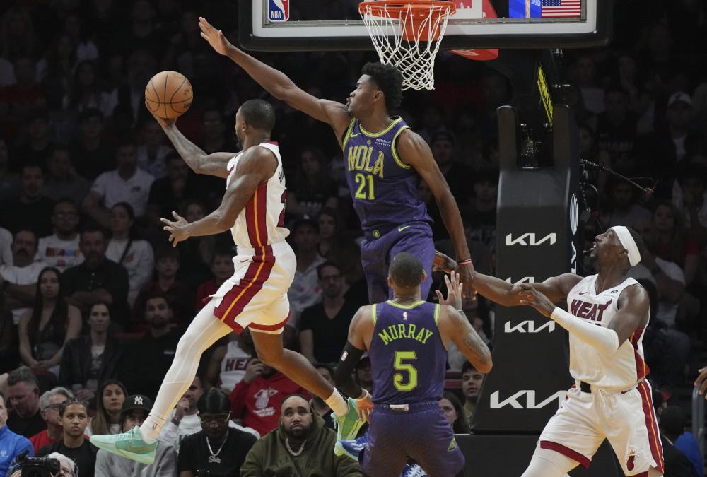 豪在接受采 豪在接受采