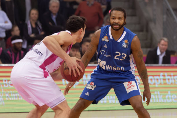 逼迫换防 逼迫换防